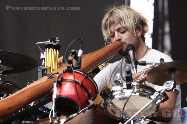 XAVIER RUDD - 2006-08-26 - SAINT CLOUD - Domaine National - Scene de la Cascade - 